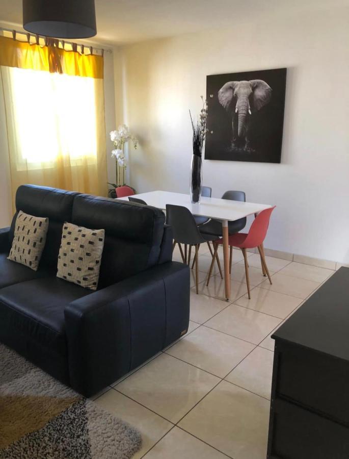 Grand logement à 300 mètres de la gare Mantes-la-Jolie Esterno foto